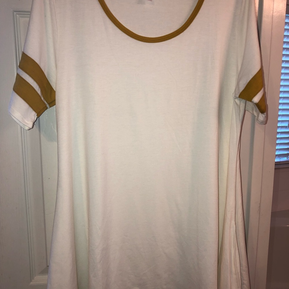 LuLaRoe Perfect T